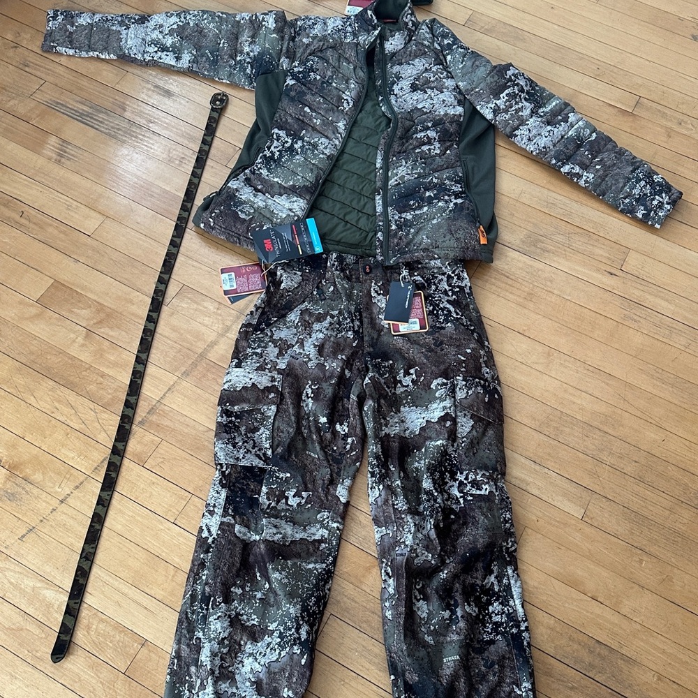 Women’s camo apparel/gear. Tags still on. Truetimber She Outdoor